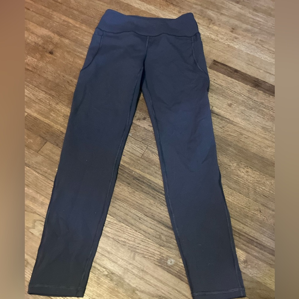 Grey capri leggings